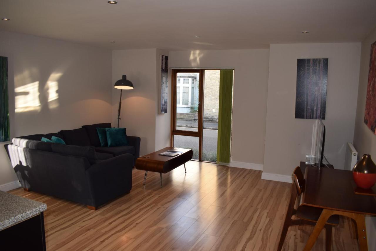 Lux Living Apartments - Alpha Apartments 캠브리지 외부 사진